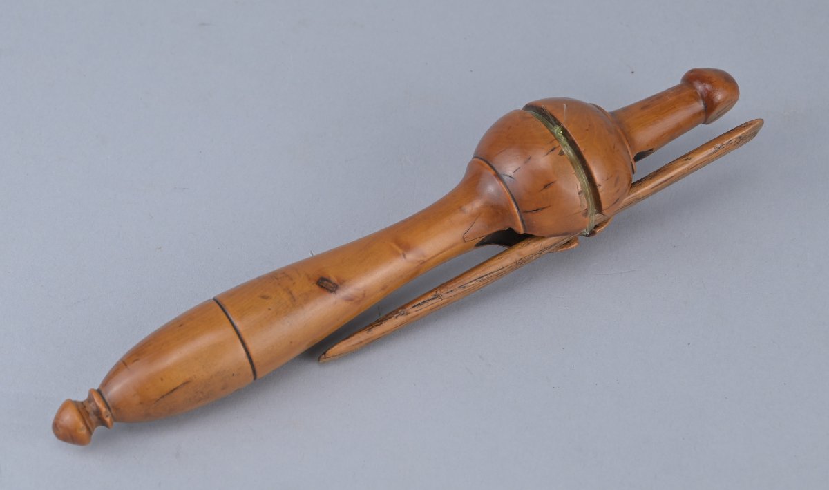 School Clicker Made Of Turned Boxwood, 19th Century-photo-3