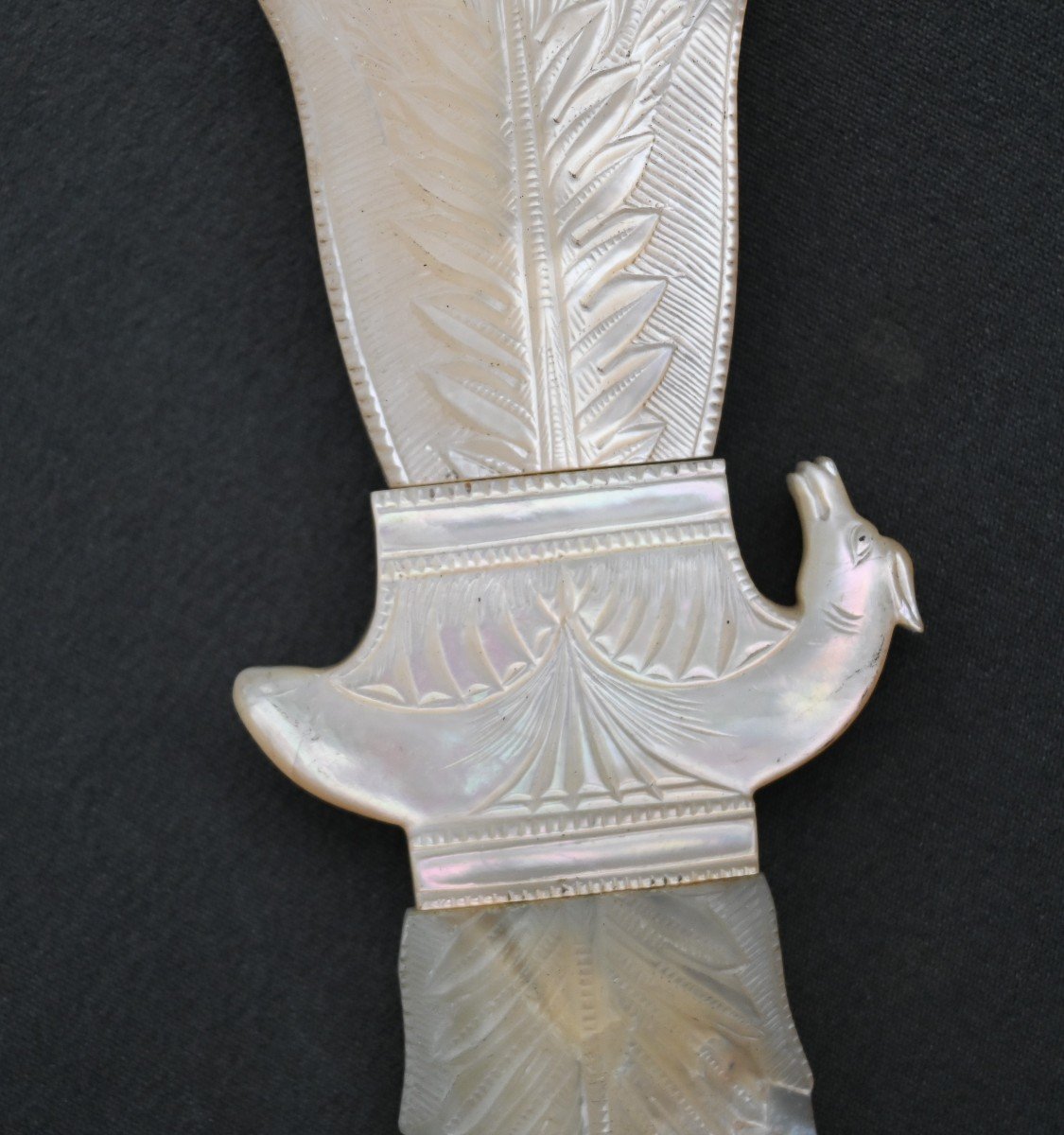 Grand Palais Royal Letter Opener In Mother Of Pearl From The Nineteenth Century-photo-1