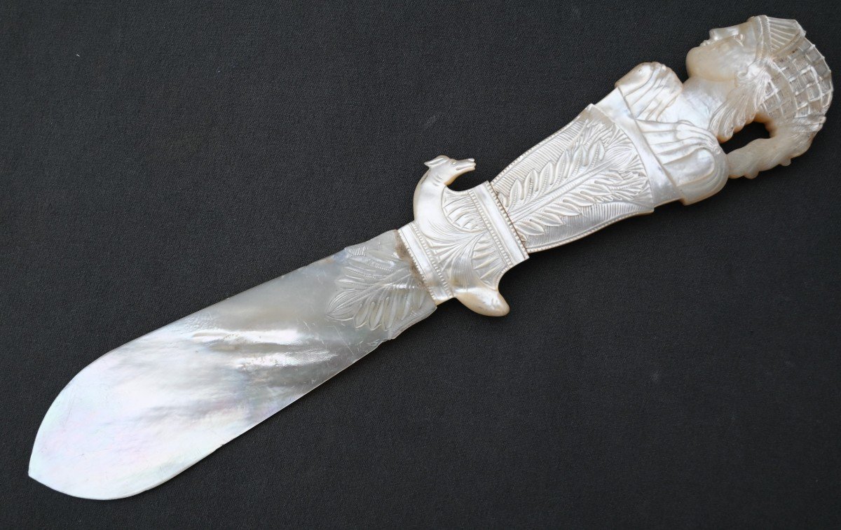 Grand Palais Royal Letter Opener In Mother Of Pearl From The Nineteenth Century