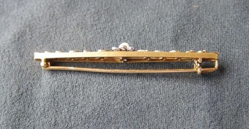 Antique Victorian Brooch In 18k Gold With Diamonds-photo-1