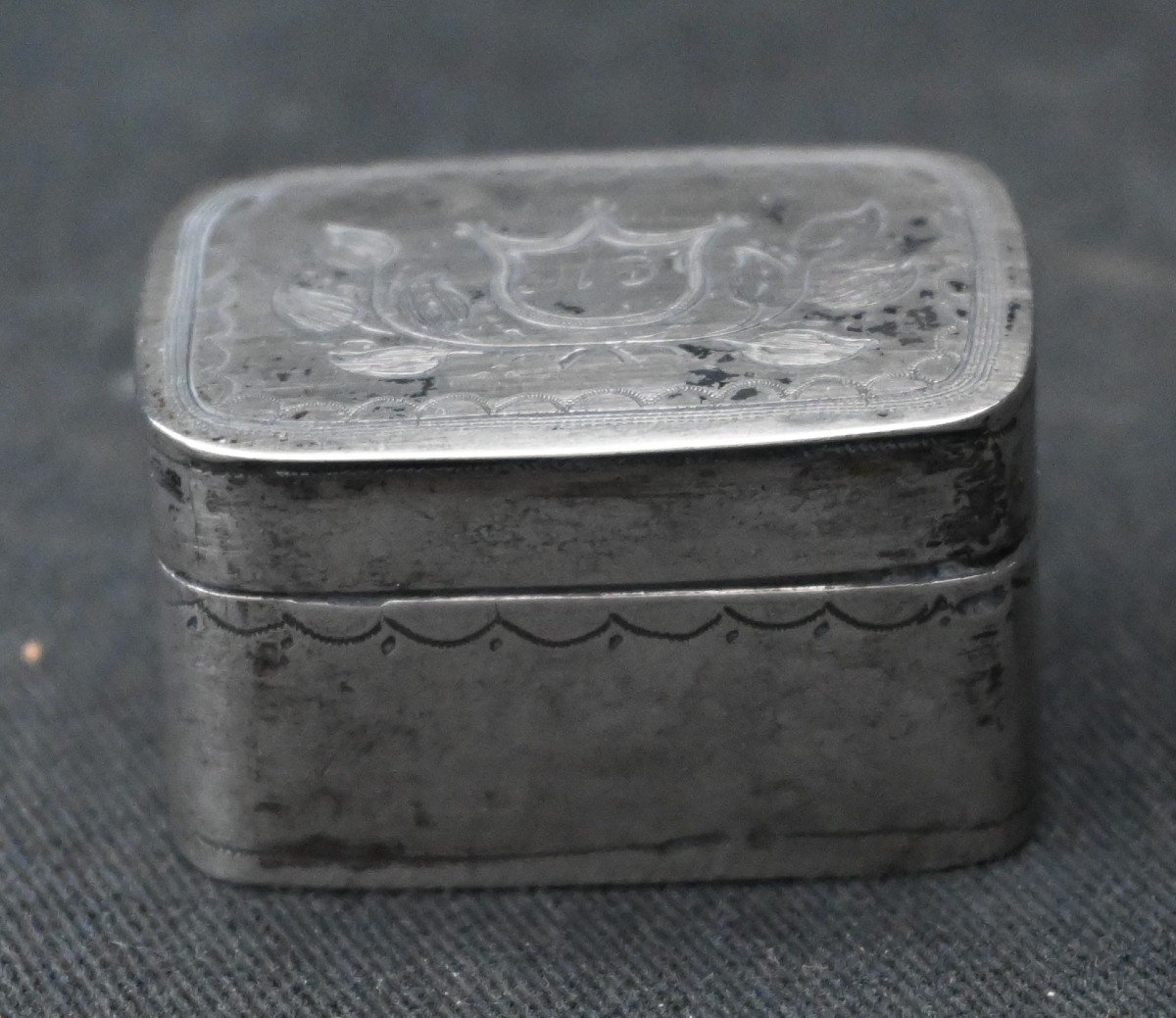 Socket Box, Nineteenth Silver Snuffbox-photo-2