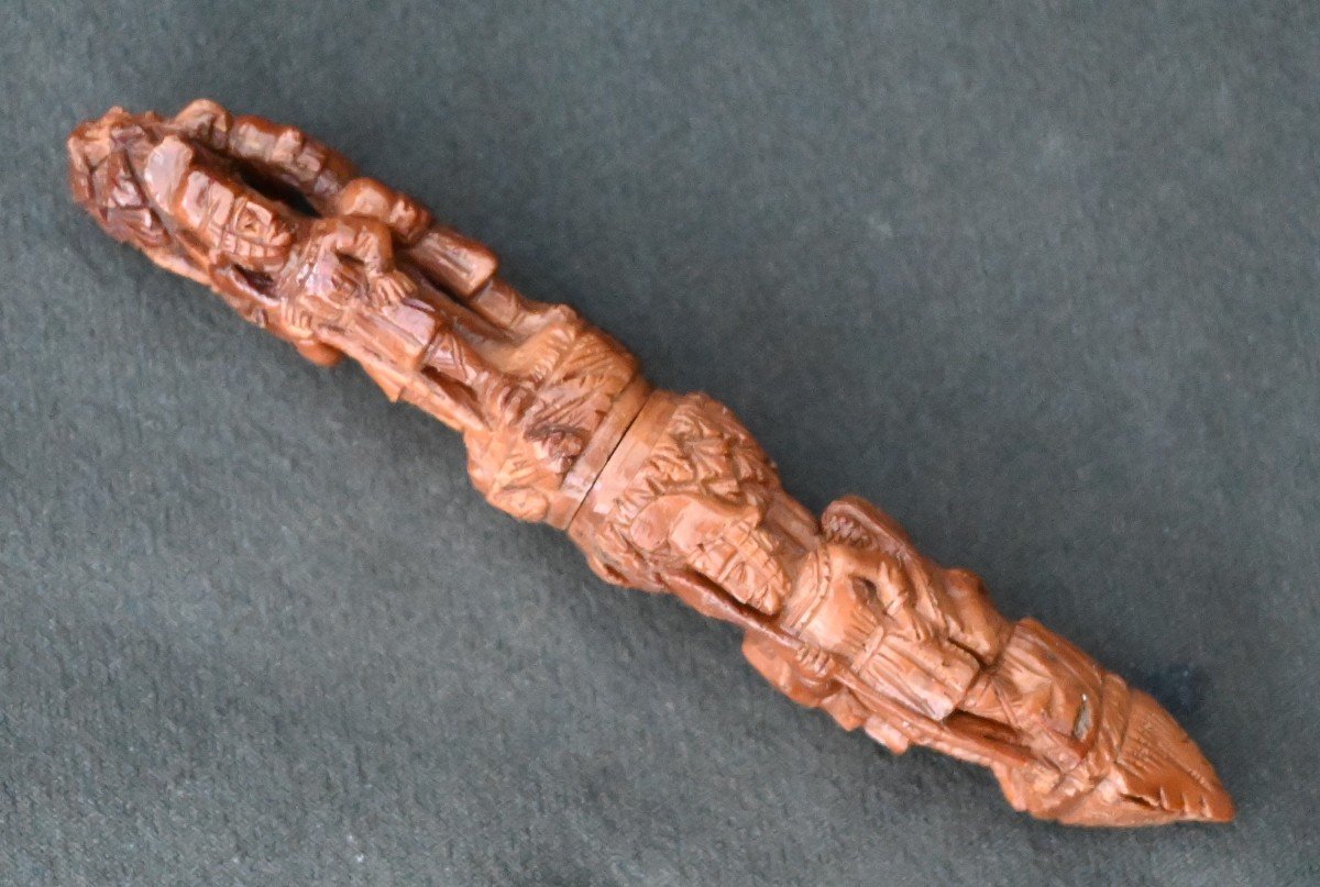 Etui à Aiguilles En Noix De Corozo Sculptée Napoléonienne Du XIXe Siècle, Prisonniers De Guerre