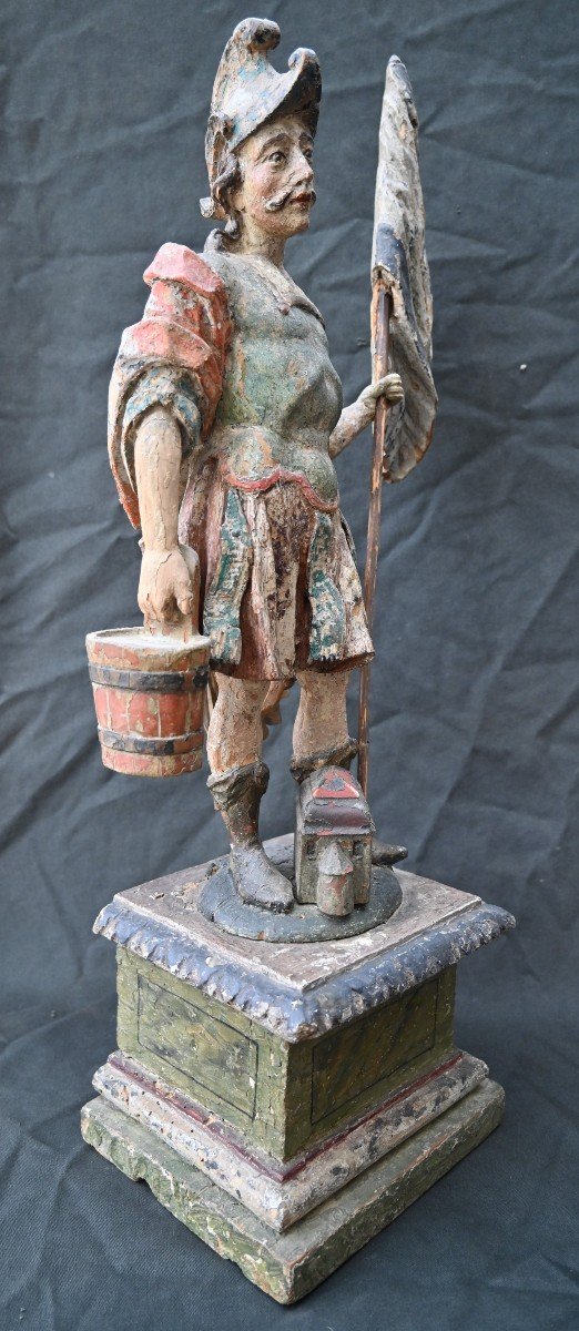  Statue De Saint Florian En Bois Sculpté Polychrome Italien Du 17ème Siècle-photo-1