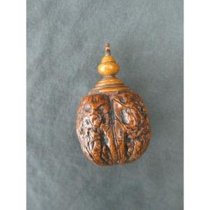 Old Snuffbox In Walnut And Boxwood From The Eighteenth Century