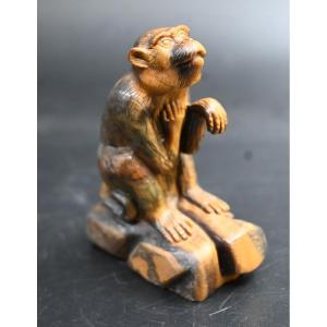 Figurine d'Un Singe Sculpté Dans l'Oeil De Tigre (pierre)
