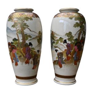 Paire De Vases En Faience De Satsuma "zenkozan" Japon, Période Meiji