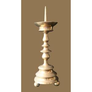 Bougeoir  en bronze flamand de la fin du XVIe siècle