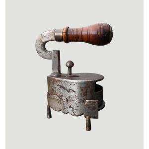 Antique Stone Iron, Complete With Tripod