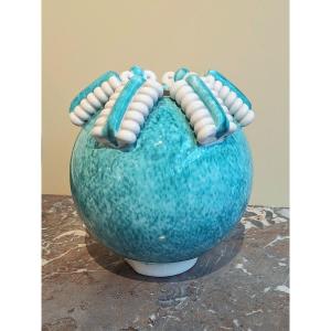 Vase boule en faïence émaillée de Sainte Radegonde 