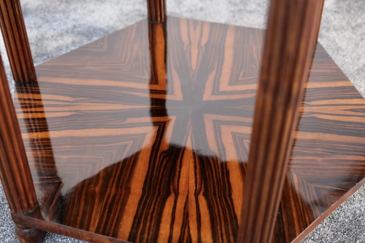 Table d'appoint hexagonale Art Déco à Makassar-photo-4