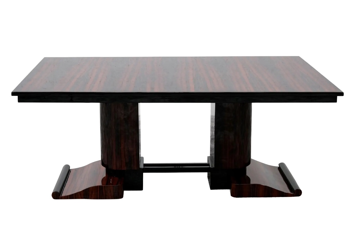 Élégante table à manger Art Déco à Makassar