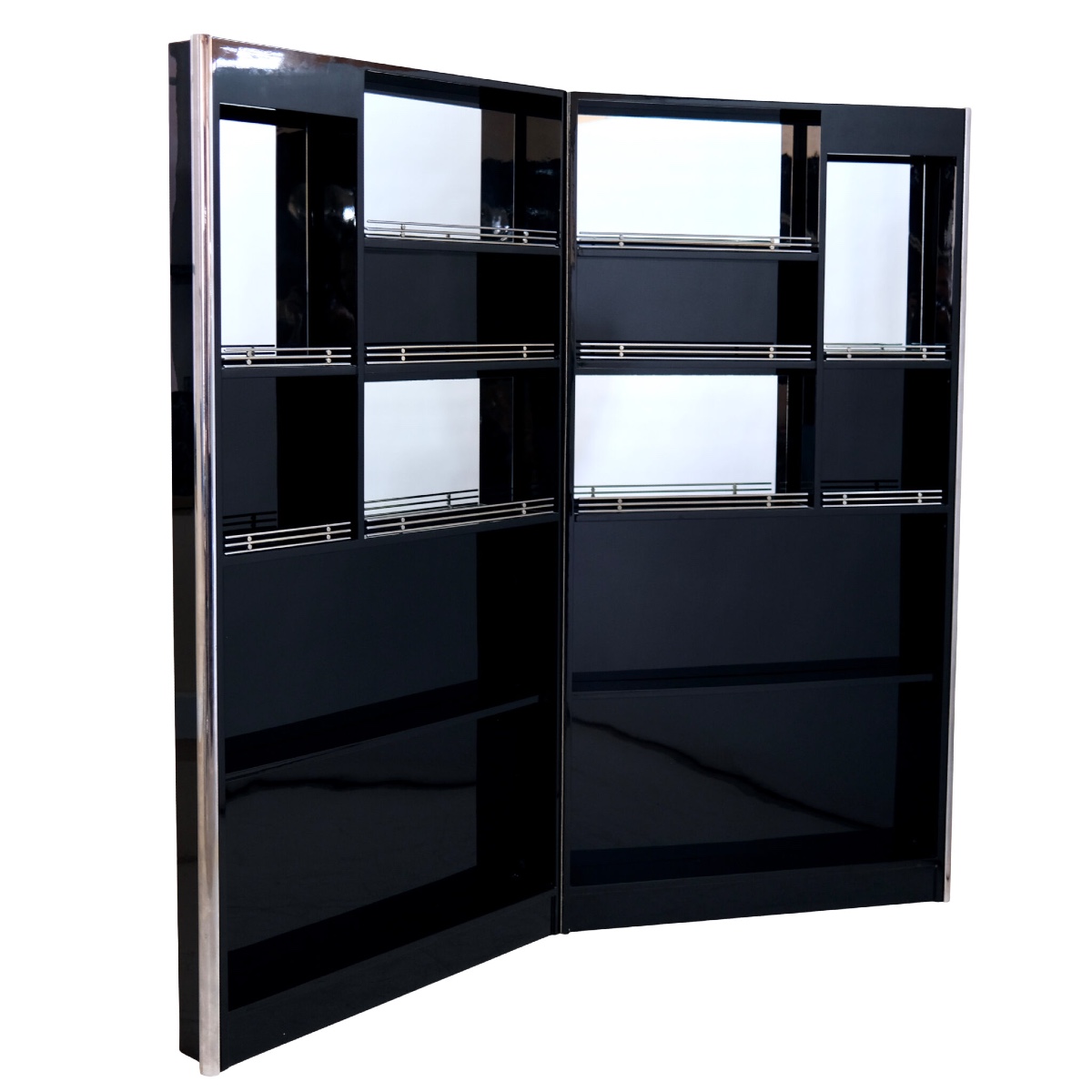 Bar Cabinet With Double-leaf Back Panel, Can Also Be Used As A Corner Bar. 