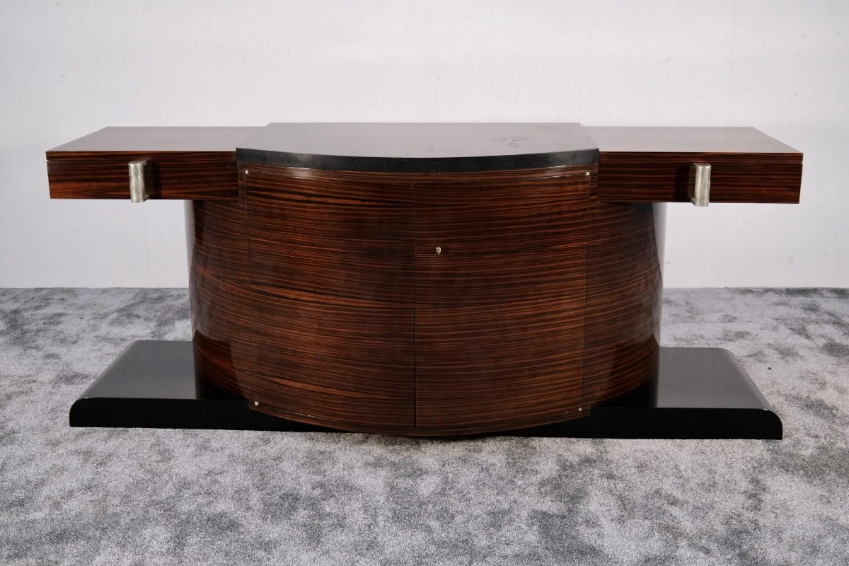 Buffet Art Déco moderniste à Makassar-photo-2