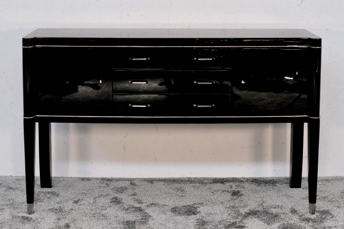 Buffet élégant sur hauts pieds, avec 3 tiroirs au centre, finition laquée noire brillante.-photo-2