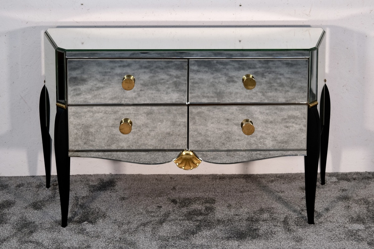Art Deco Chest Of Drawers With Mirrors And Elegantly Curved Legs. Brass-colored Wall Lights.-photo-2
