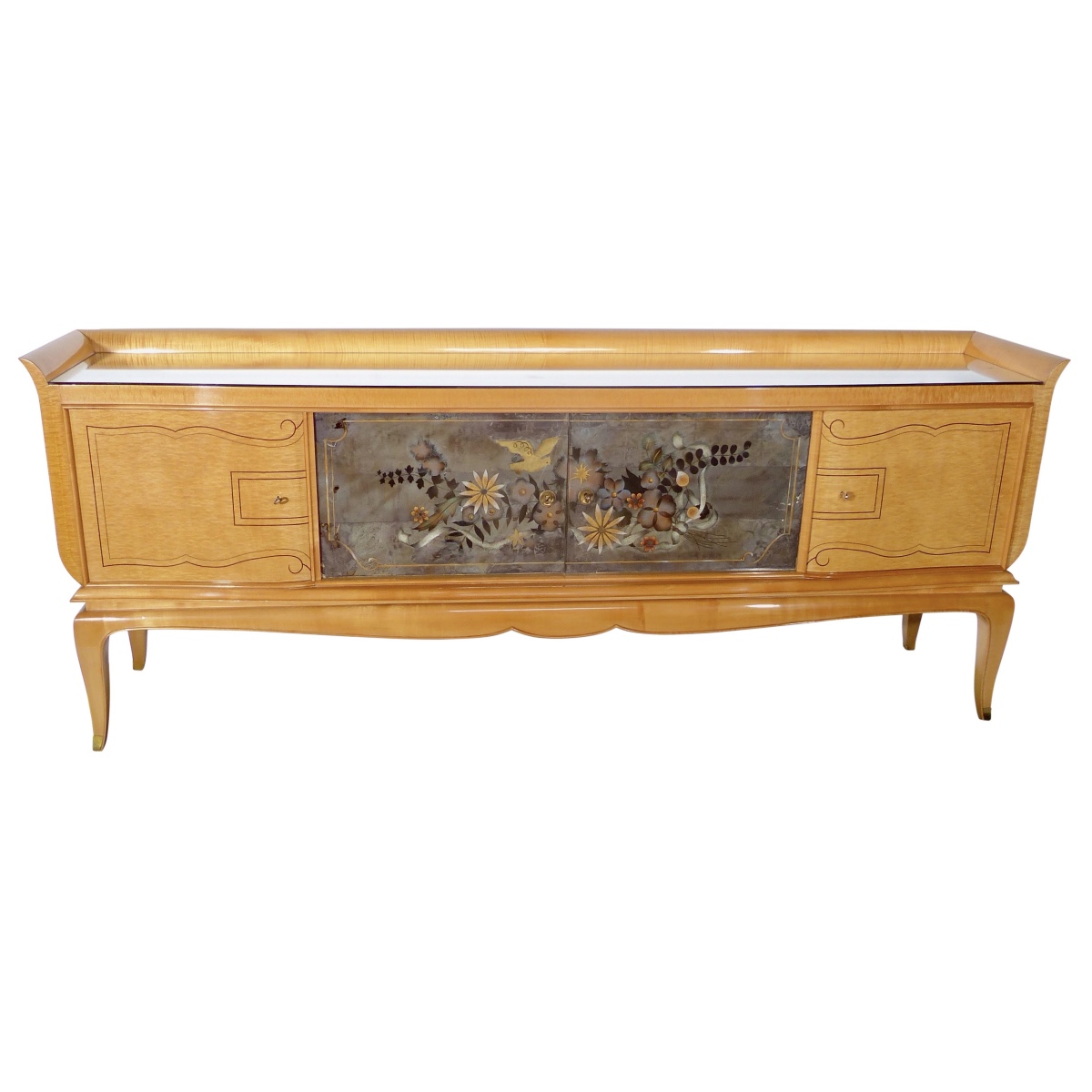 Grand buffet en érable avec miroir décoratif  France, années 1940