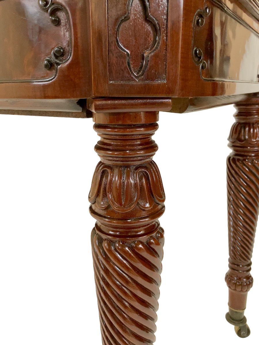Regency-style Extensible Table, Hand-polished Shellac-photo-1