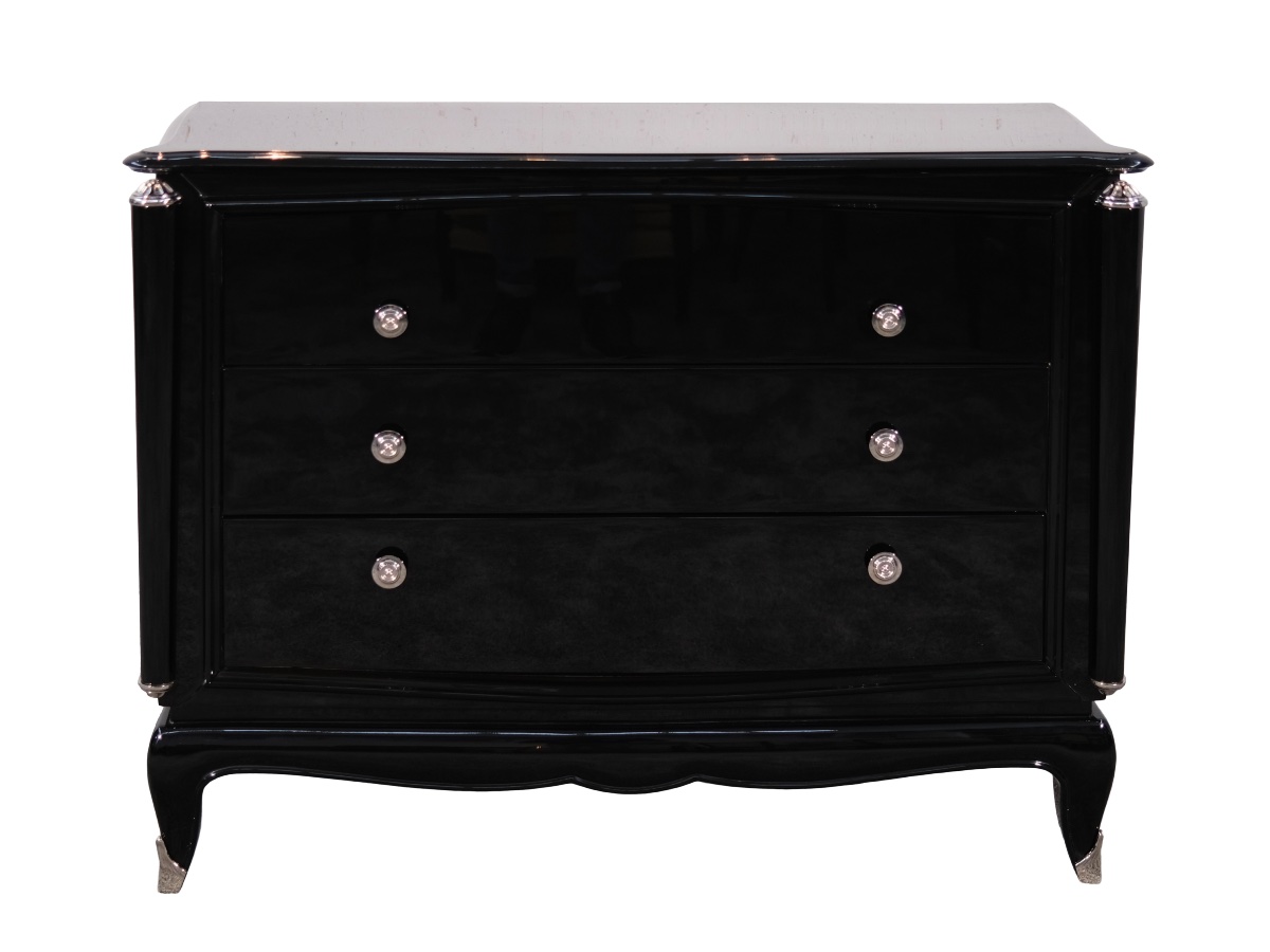 Commode à trois tiroirs Finition laque noire brillante Éléments métalliques récemment nickelés 