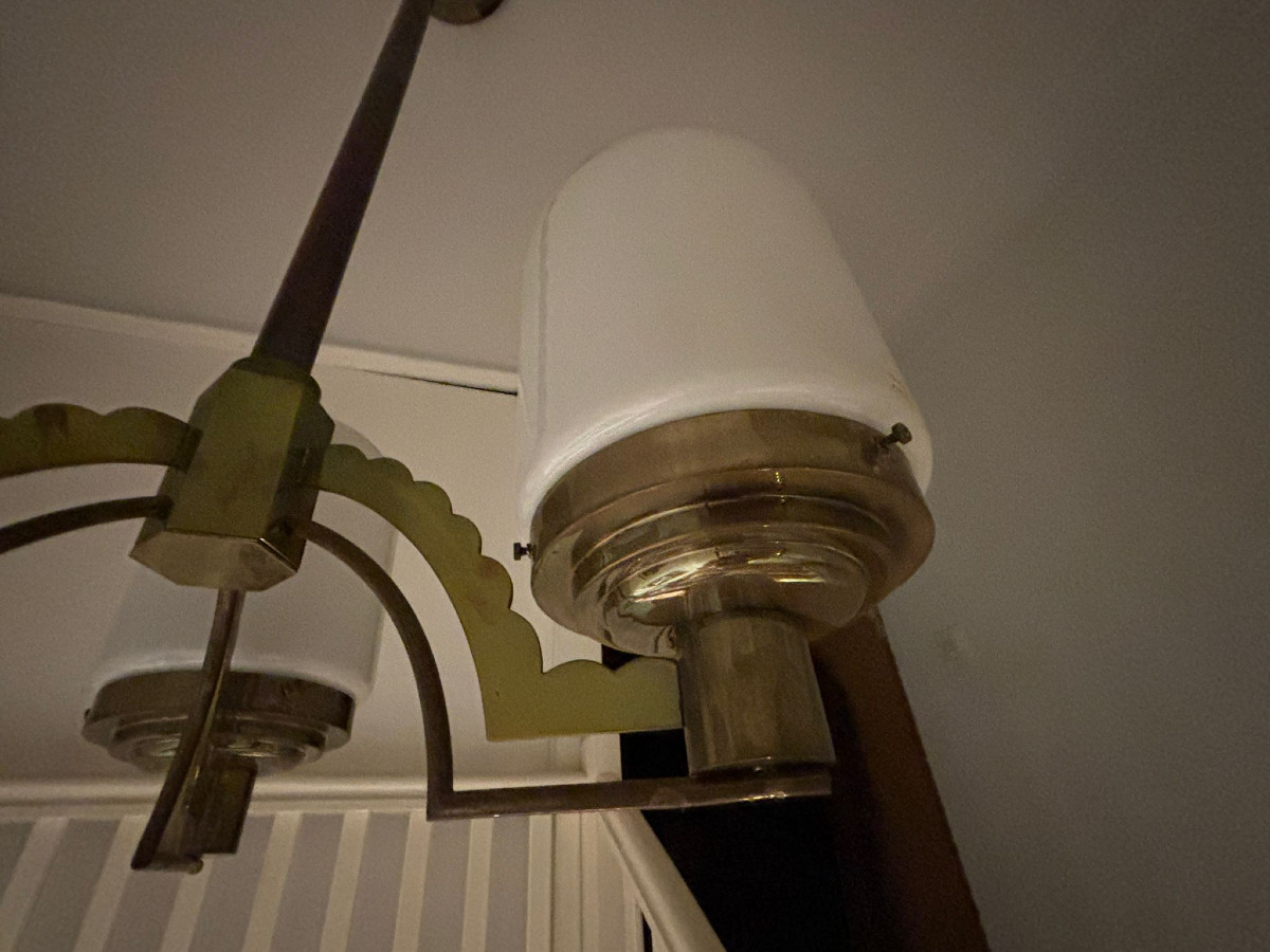 Art Deco Chandelier With Three Arms, Gilded Metal And Shell-shaped Frosted Glass-photo-2