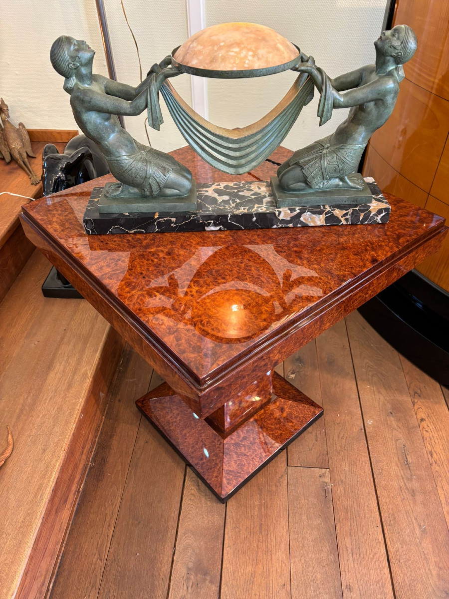 Guéridon Art Déco vers 1930, placage de loupe d´amboine