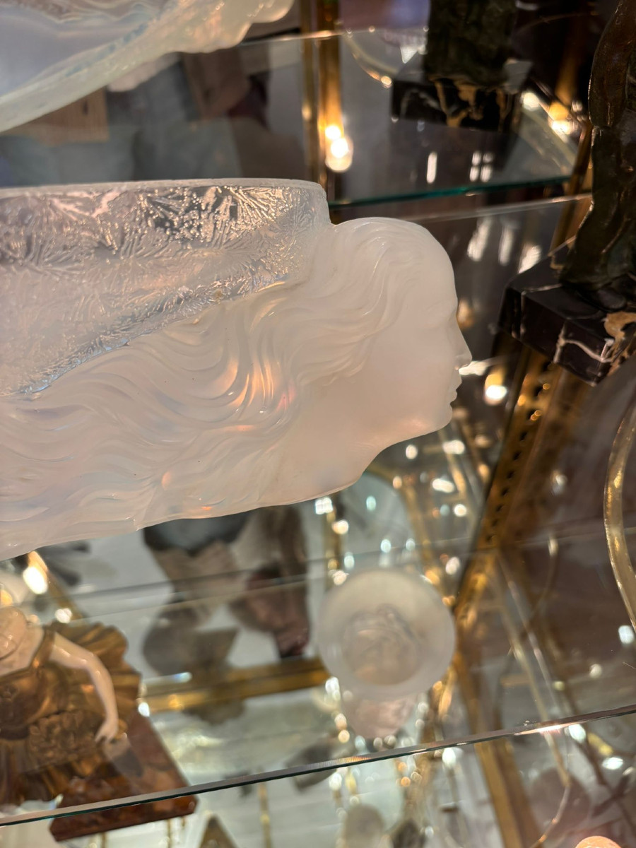 Jardinière Art Déco vers 1930 en verre opalescent signée Etling-photo-1