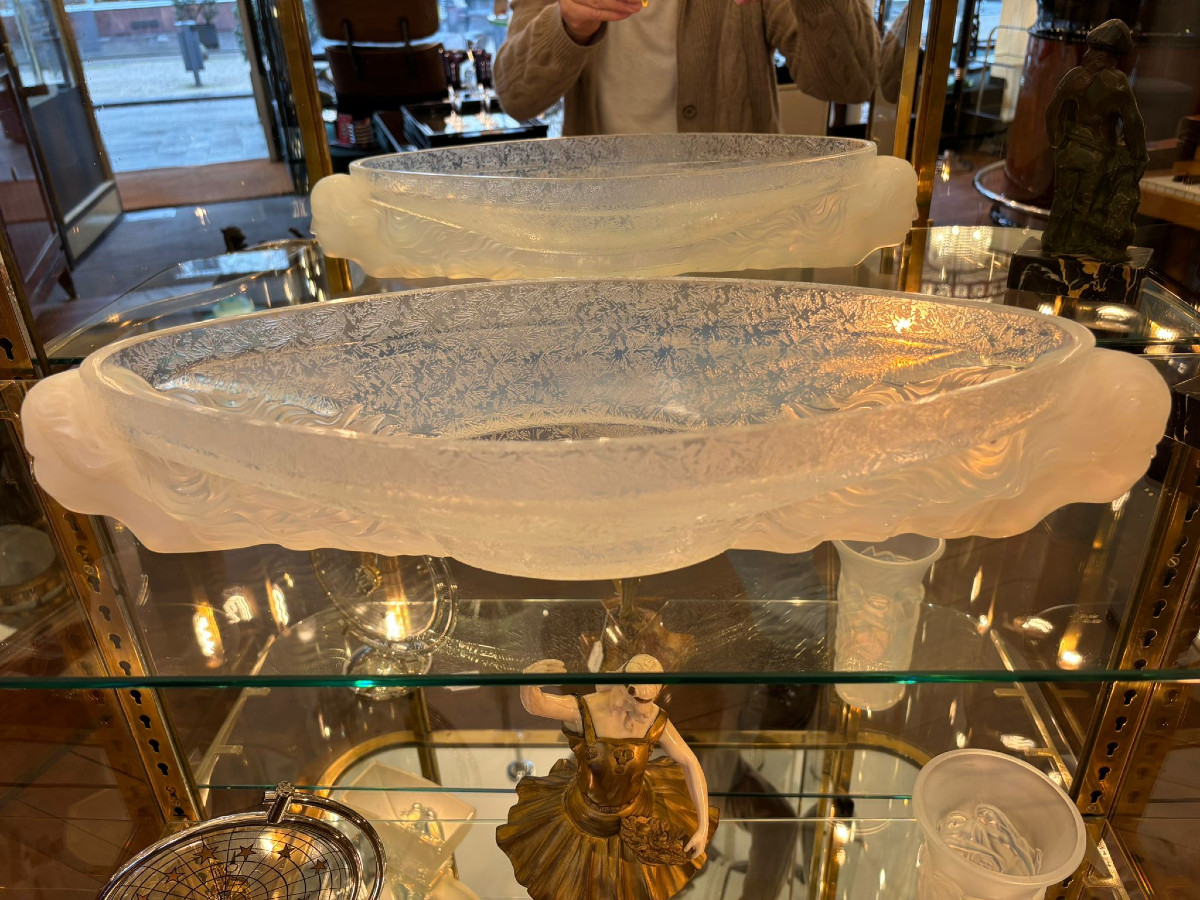 Jardinière Art Déco vers 1930 en verre opalescent signée Etling