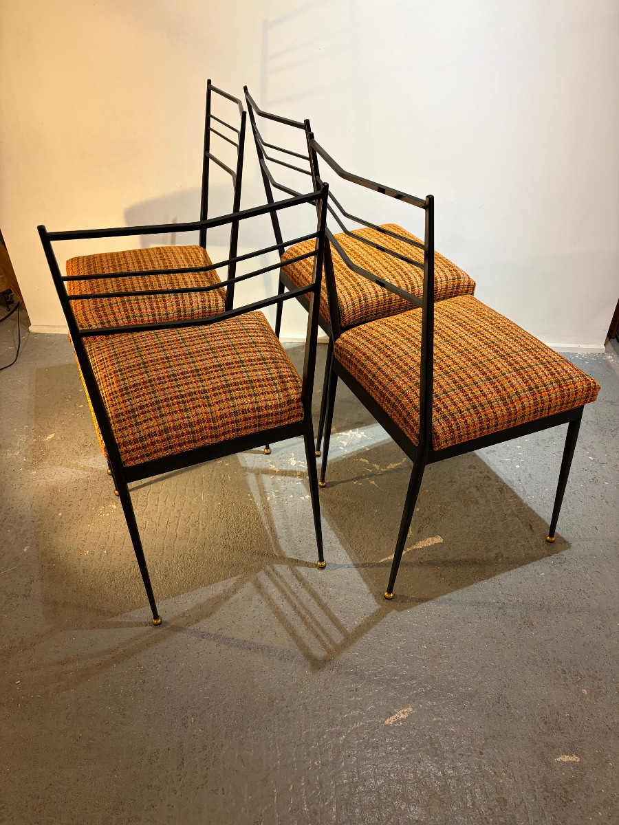 4 Chairs-photo-2