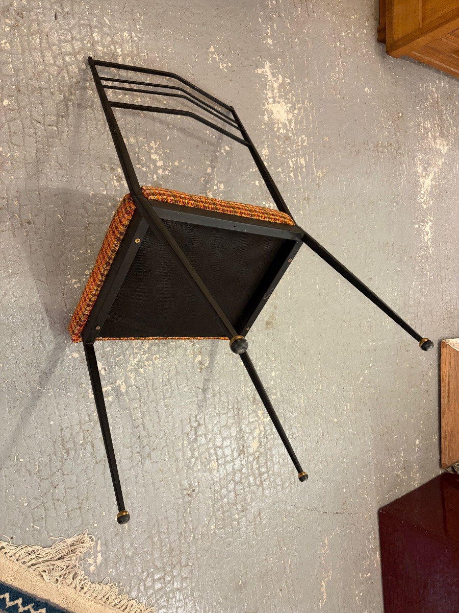 4 Chairs-photo-1