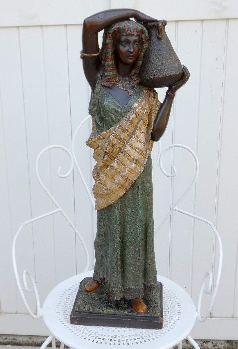 GRANDE SCULPTURE ORIENTALE 1900 - PLÂTRE POLYCHROME -ÉGYPTIENNE PORTEUSE D'EAU-photo-1