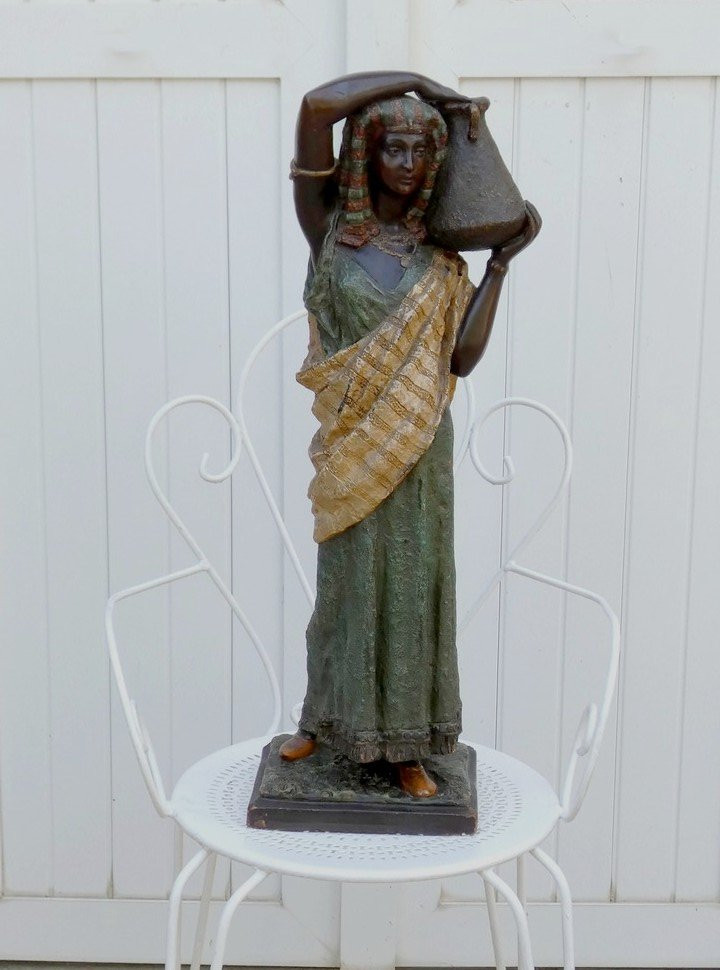 GRANDE SCULPTURE ORIENTALE 1900 - PLÂTRE POLYCHROME -ÉGYPTIENNE PORTEUSE D'EAU-photo-2