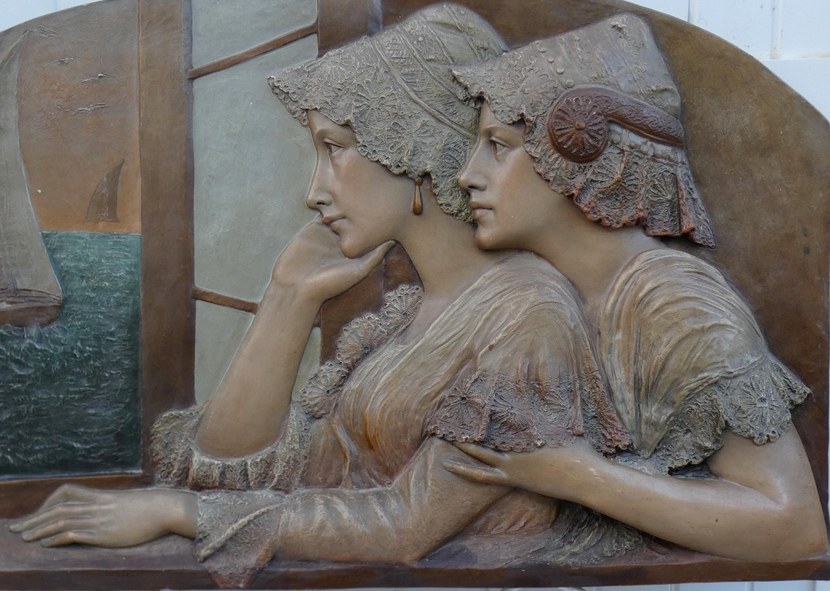 GRAND BAS-RELIEF POLYCHROME ART-NOUVEAU 1900 - DEUX FEMMES ATTENDANT LE RETOUR DES PÊCHEURS-photo-4