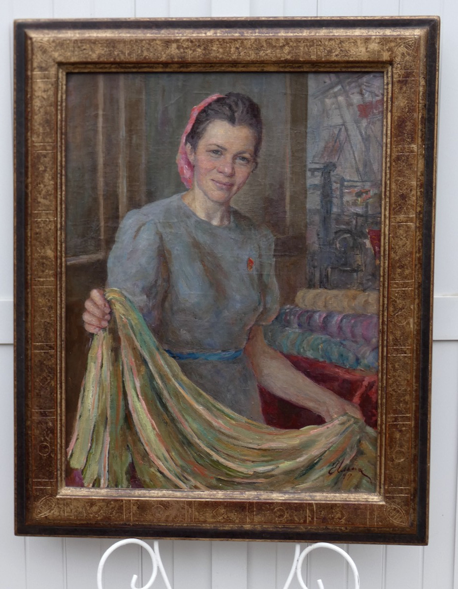 GRANDE TOILE IMPRESSIONNISTE 1949 - ÉCOLE RUSSE- JEUNE FEMME OUVRIÈRE DU TEXTILE- SIGNÉ  ? -photo-3