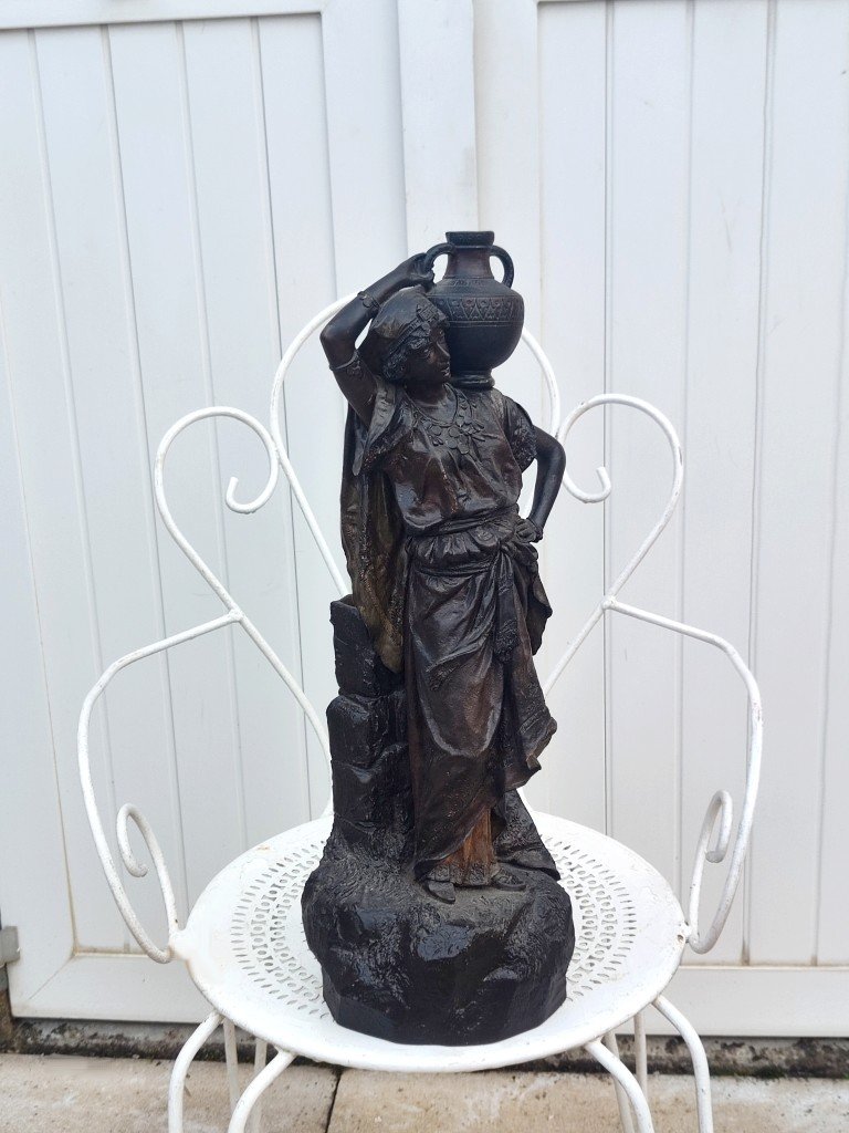 GRANDE SCULPTURE ORIENTALISTE 1900 - TERRE-CUITE POLYCHROME - JEUNE FEMME PORTEUSE D'EAU-photo-7