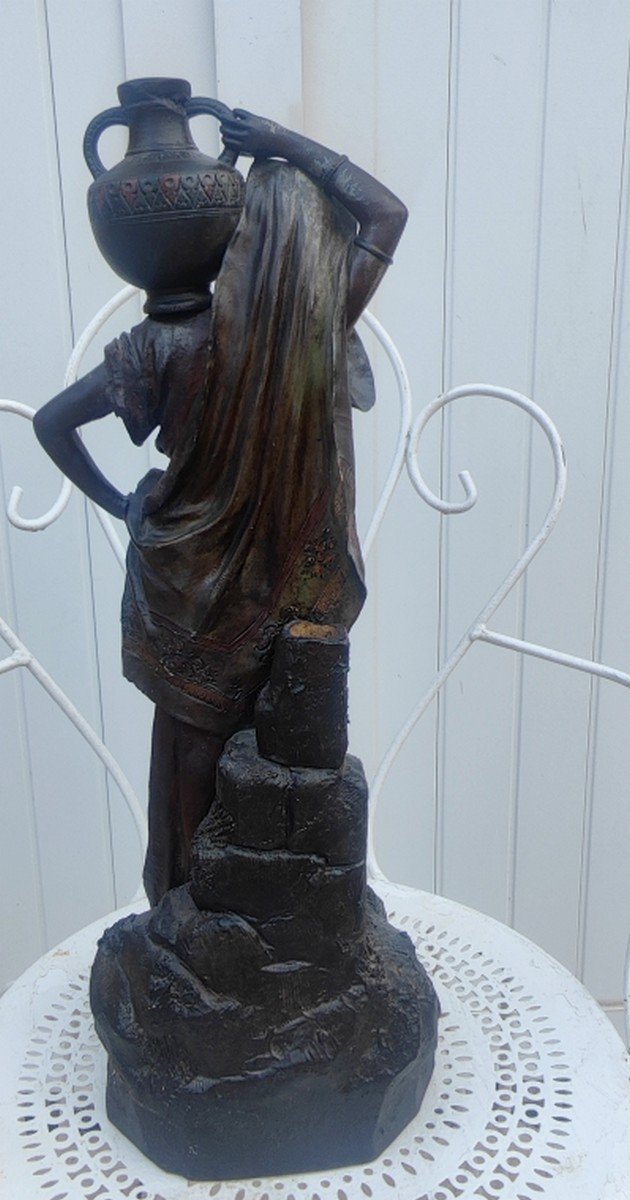 GRANDE SCULPTURE ORIENTALISTE 1900 - TERRE-CUITE POLYCHROME - JEUNE FEMME PORTEUSE D'EAU-photo-8