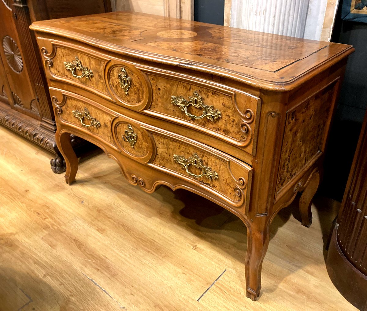 Commode Sauteuse En Noyer Marqueté  XVIIIème-photo-2