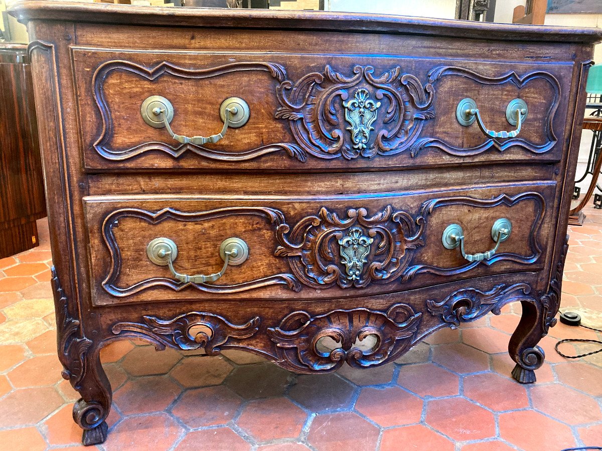 Provençal Animated Chest Of Drawers In Molded Walnut - 18th Century-photo-4