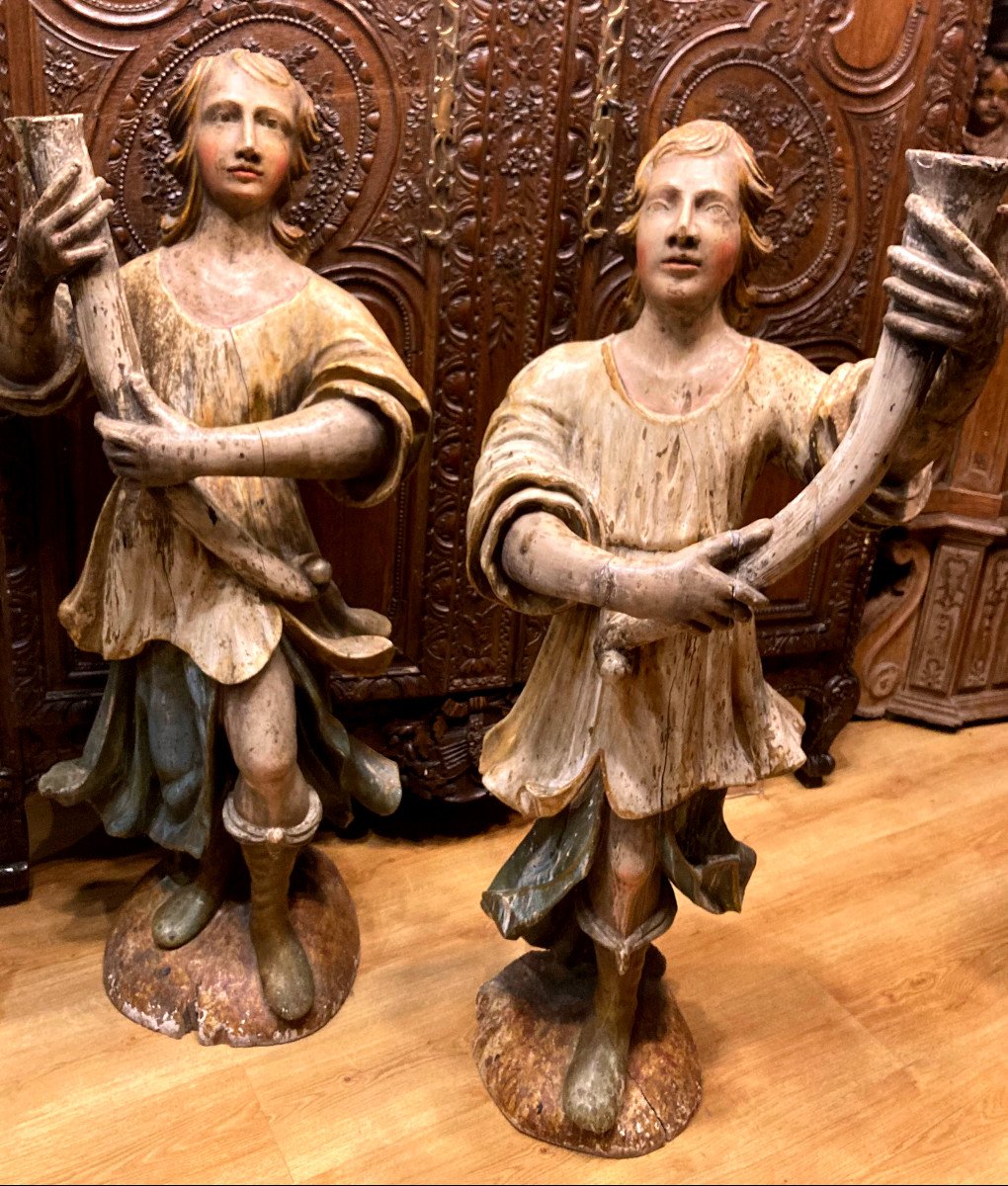 Importante Paire de porte torchères en bois sculpté Polychrome - XVIIIeme 