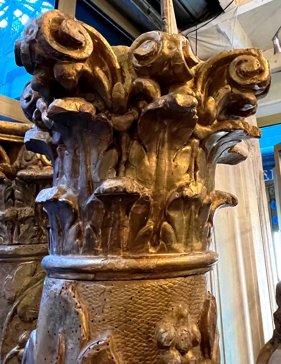 Importante suite de Colonnes en chêne mouluré , sculpté,  doré à La Feuille - Italie XVIIIeme.-photo-2