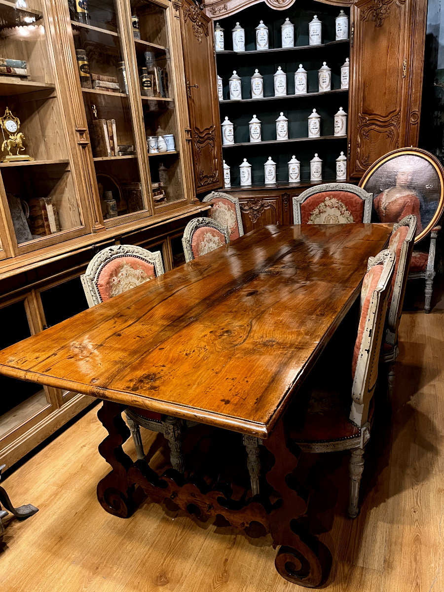 Important Spanish Walnut Table With Monoxyl Top - 18th Century.-photo-5
