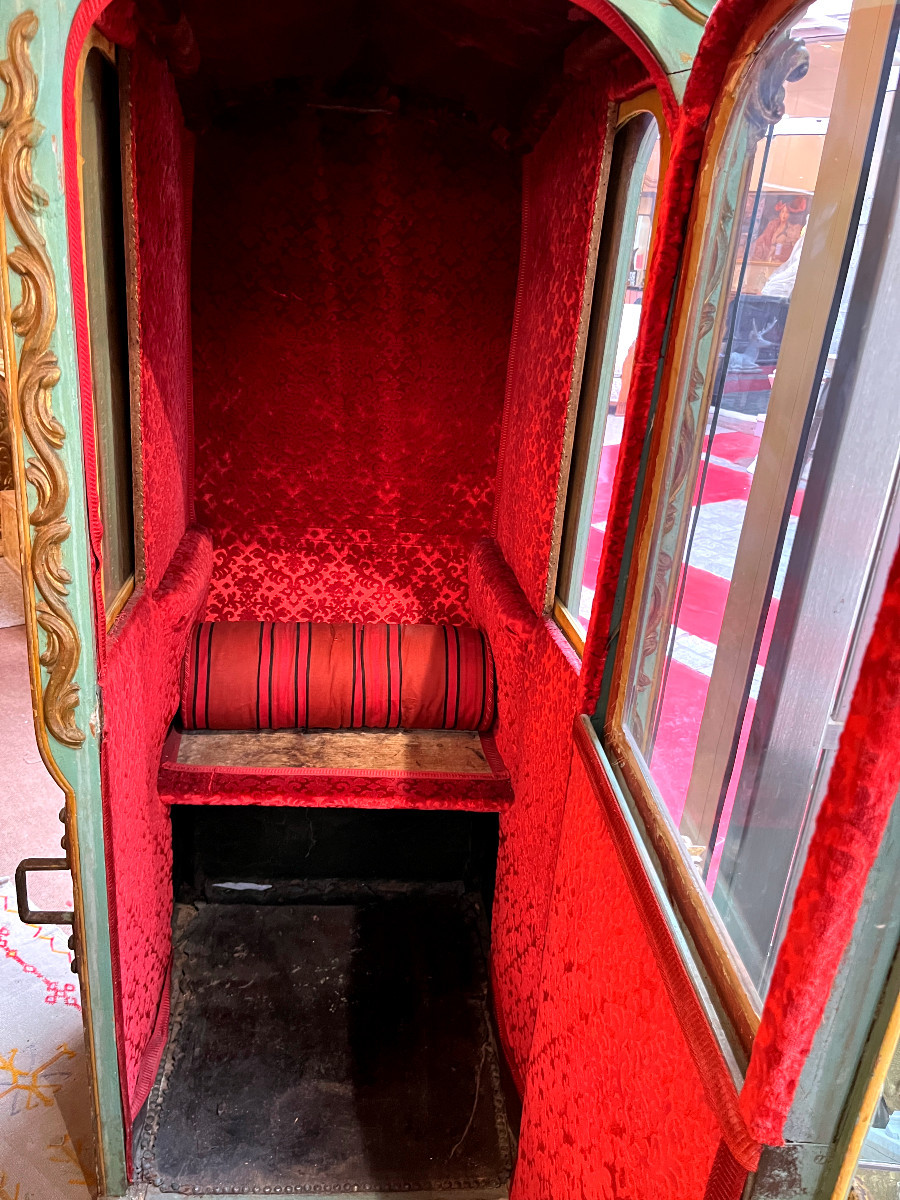 Louis XV Style Sedan Chair In Carved Rocaille Wood - France - Provence, 18th Century-photo-3