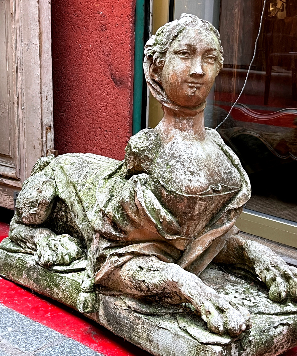 Paire de Sphinges en pierre Calcaire -sous les  traits de Mme du  Barry - 19ème -photo-2