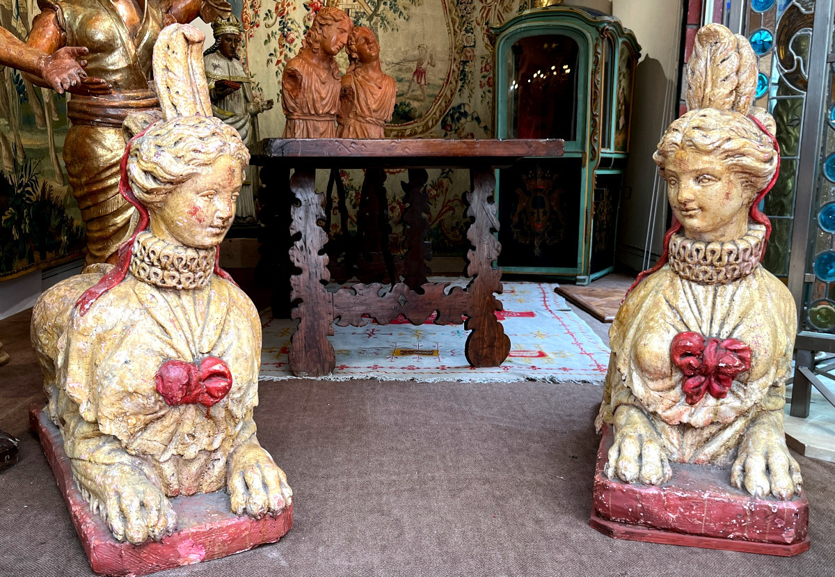 Paire de Sphinx  en terre cuite polychrome - XIXème. 