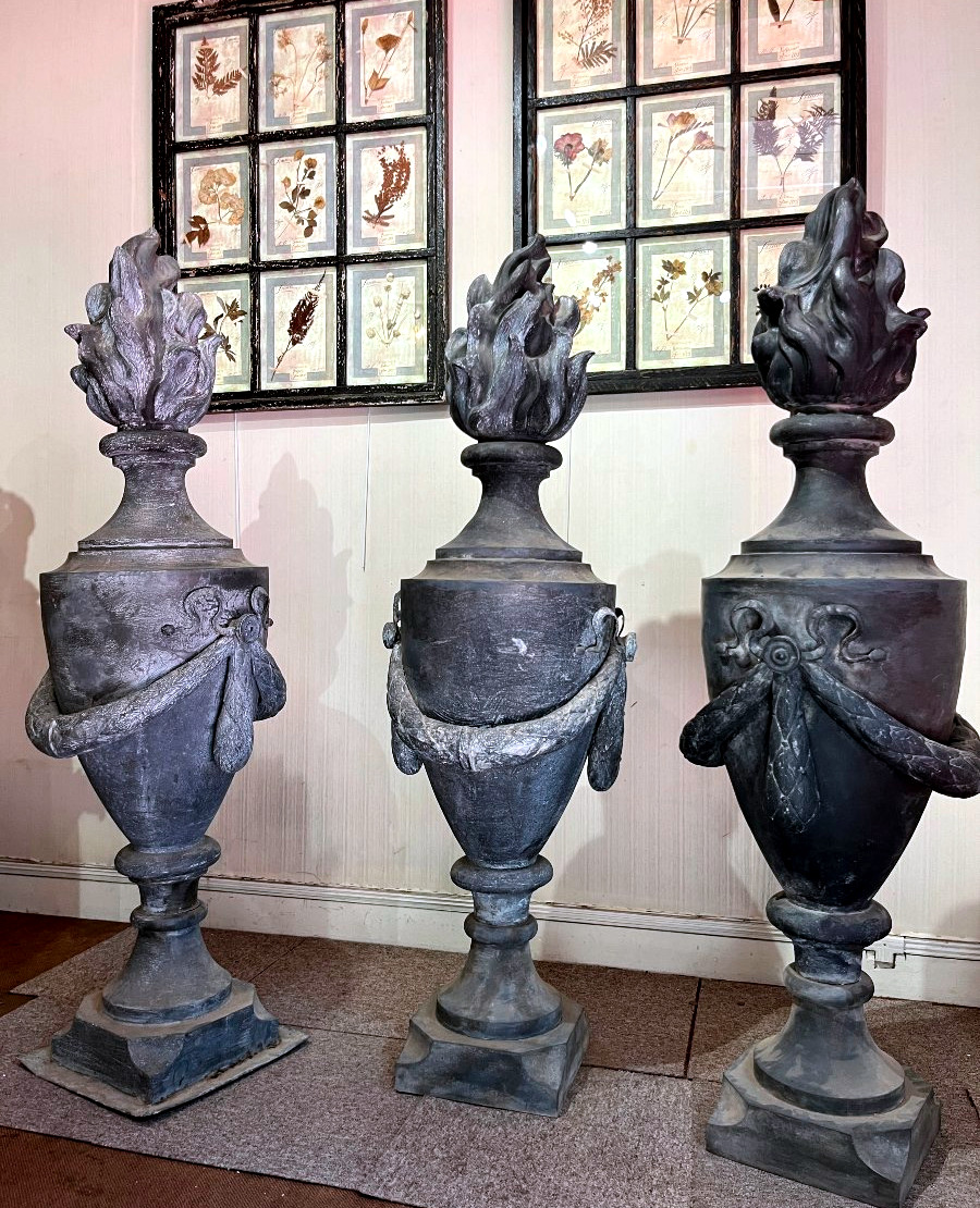 Importante suite de trois pots-à -feux en zinc - XIXeme siècle-photo-2