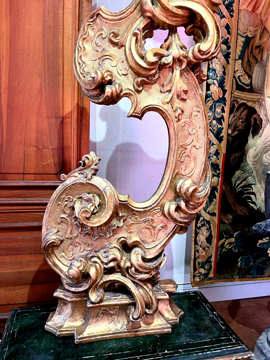 Importante Paire d'élèments de boiseries sculptées et  dorées - Italie XVIIIème.-photo-1
