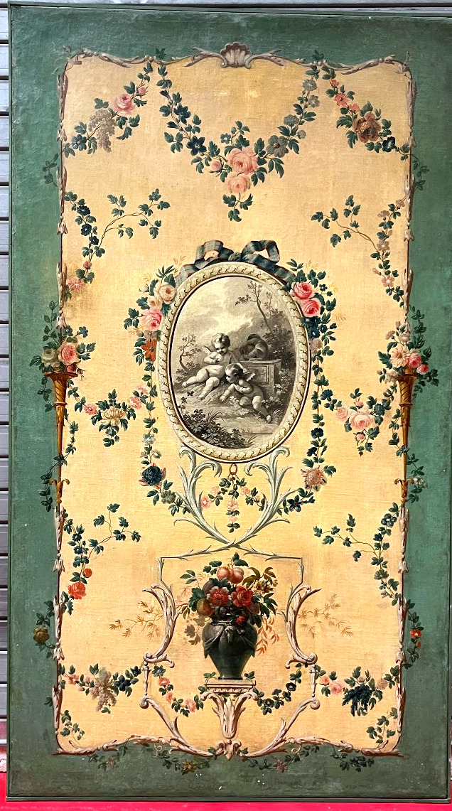 Importante toile XVIIIE à décor floral, médaillon aux trois amours