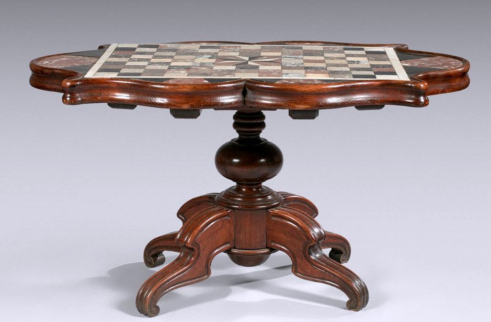Oak Pedestal Table With Polylobed Top - Circa 1830