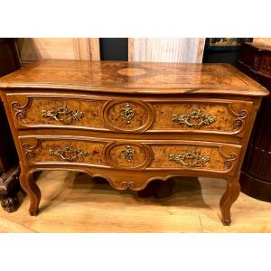 Commode Sauteuse En Noyer Marqueté  XVIIIème