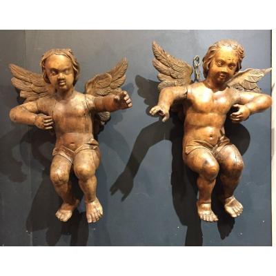 Paire d'Angelots En Noyer Sculpté d'époque XVIIIème