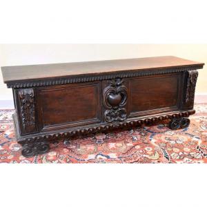 Chest Said Cassone In Walnut - Italy XVIIIth.