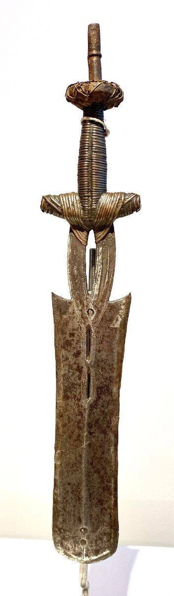 Ancien Et Exceptionnel Couteau De La Tribu Yakoma/ngbandi Dr Congo  Ubangi - Afrique - Ca 1900